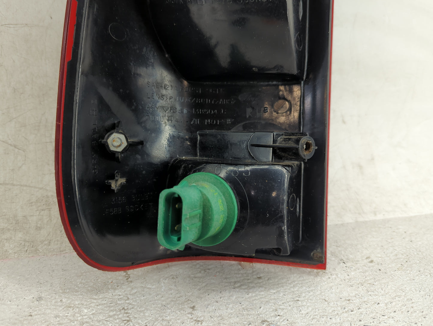 2000-2004 Ford F-150 Tail Light Assembly Passenger Right OEM Fits Fits 2000 2001 2002 2003 2004 OEM Used Auto Parts - Oemuse