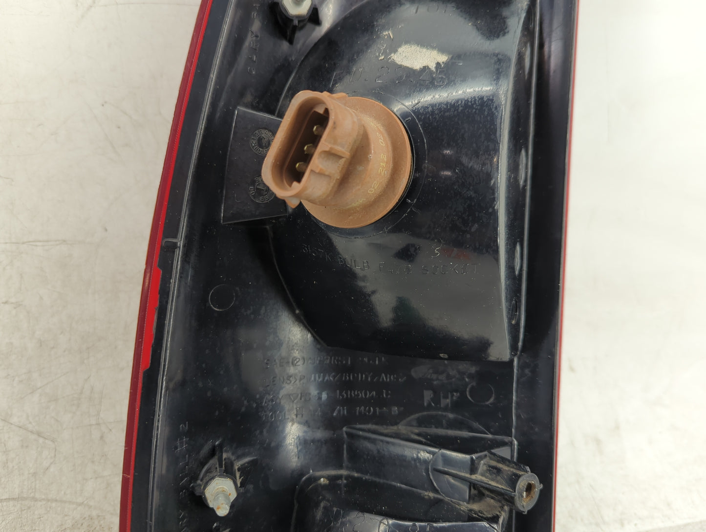 2000-2004 Ford F-150 Tail Light Assembly Passenger Right OEM Fits Fits 2000 2001 2002 2003 2004 OEM Used Auto Parts - Oemuse