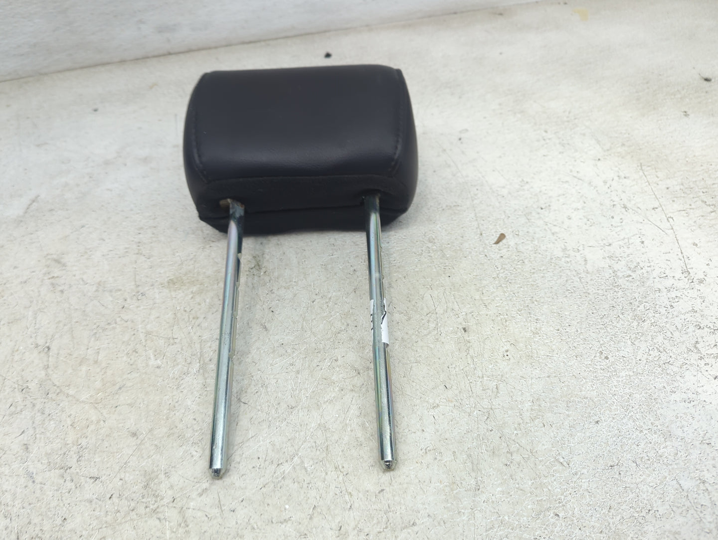 Ford F-150 Headrest Head Rest Front Passenger Seat Black 1472430 - Oemusedautoparts1.com