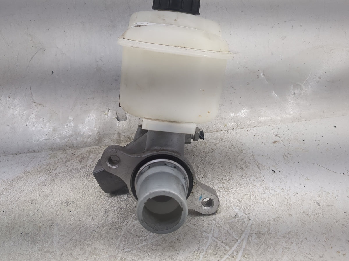 2018-2020 Ford F-150 Brake Master Cylinder 1497498 - Oemusedautoparts1.com
