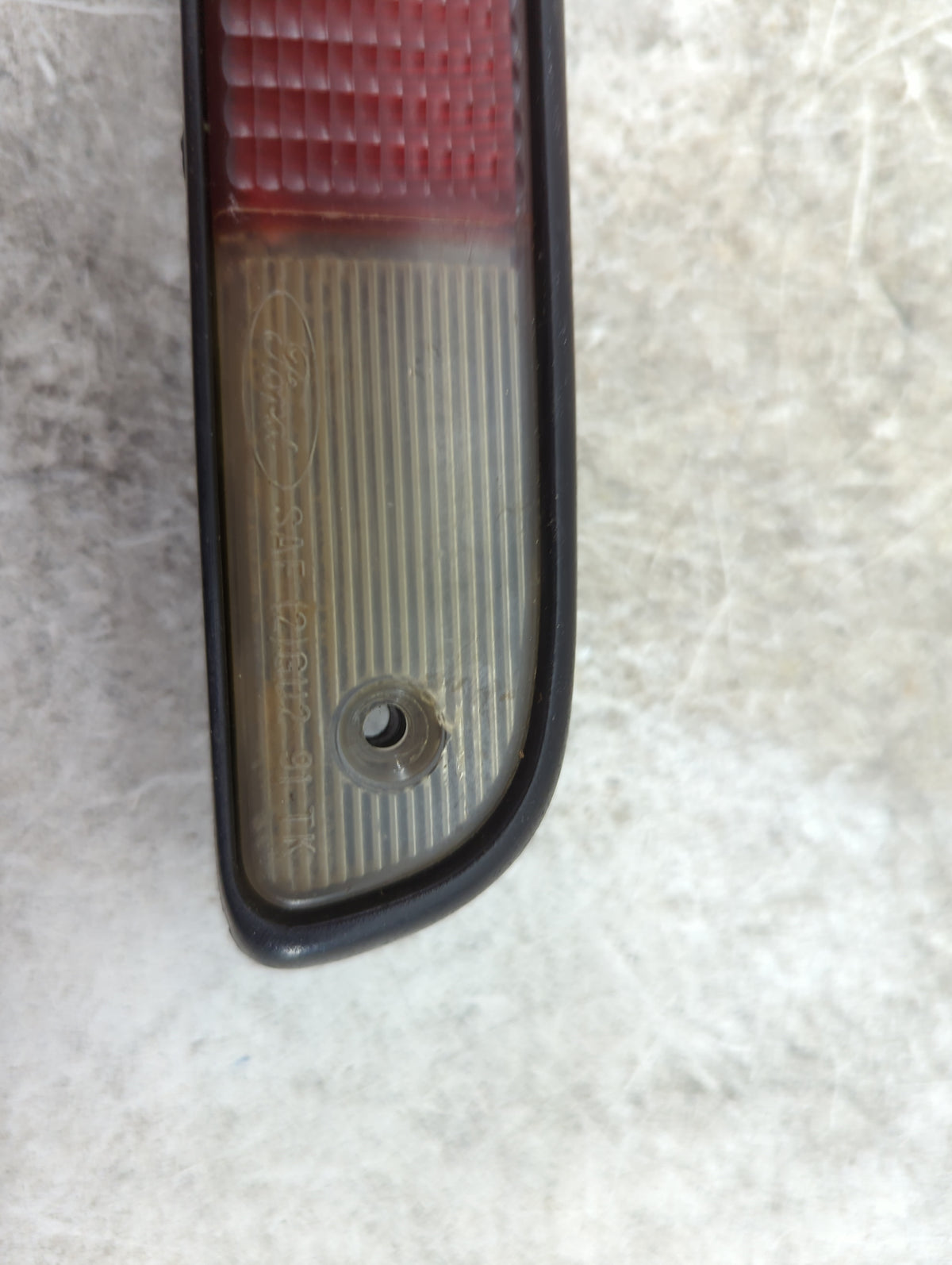 1992-1996 Ford F-150 High Mounted Stop Third Brake Light Lamp 5022935 - Oemusedautoparts1.com