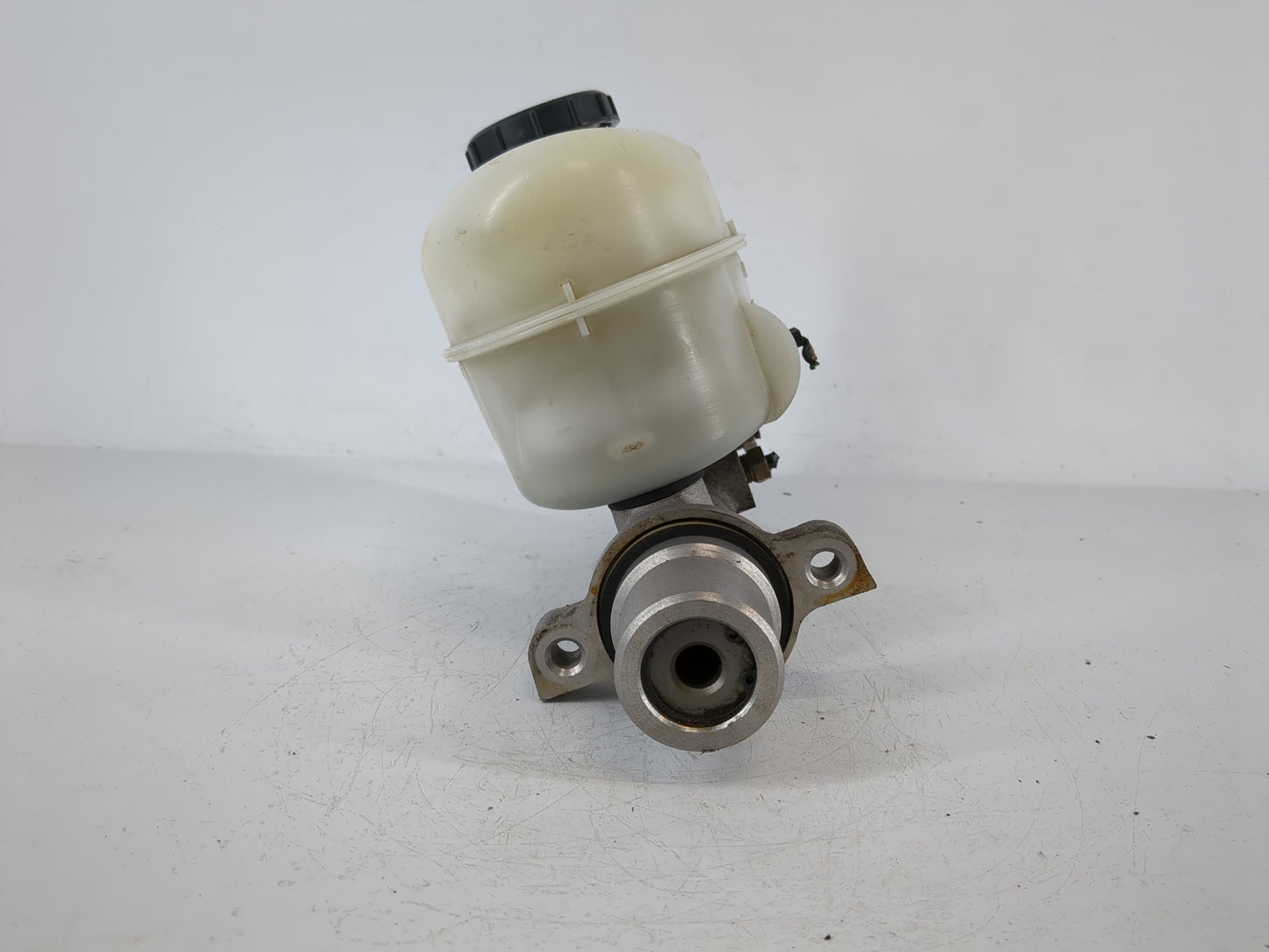 2004-2008 Ford F-150 Brake Master Cylinder - Oemusedautoparts1.com