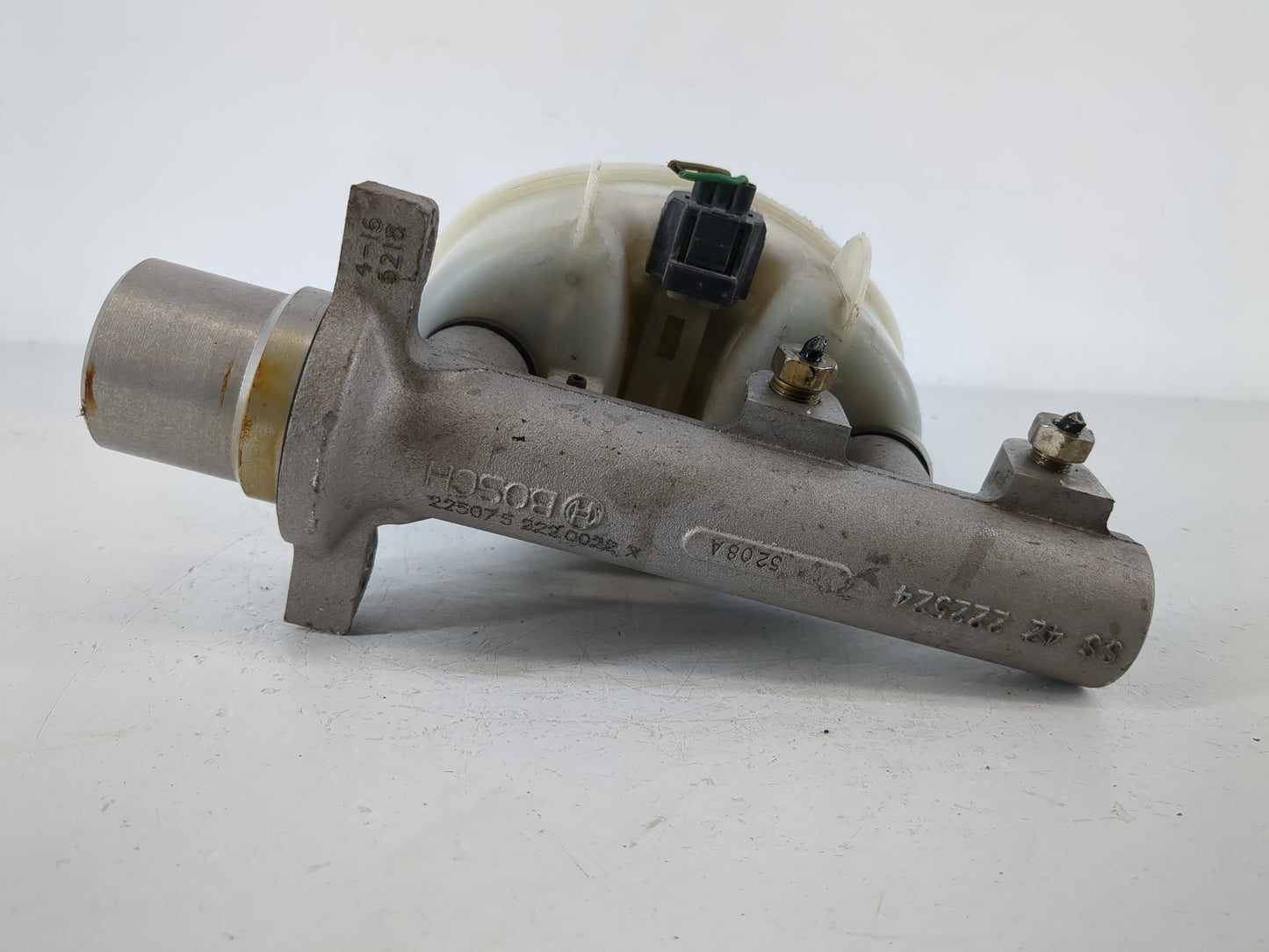 2004-2008 Ford F-150 Brake Master Cylinder - Oemusedautoparts1.com