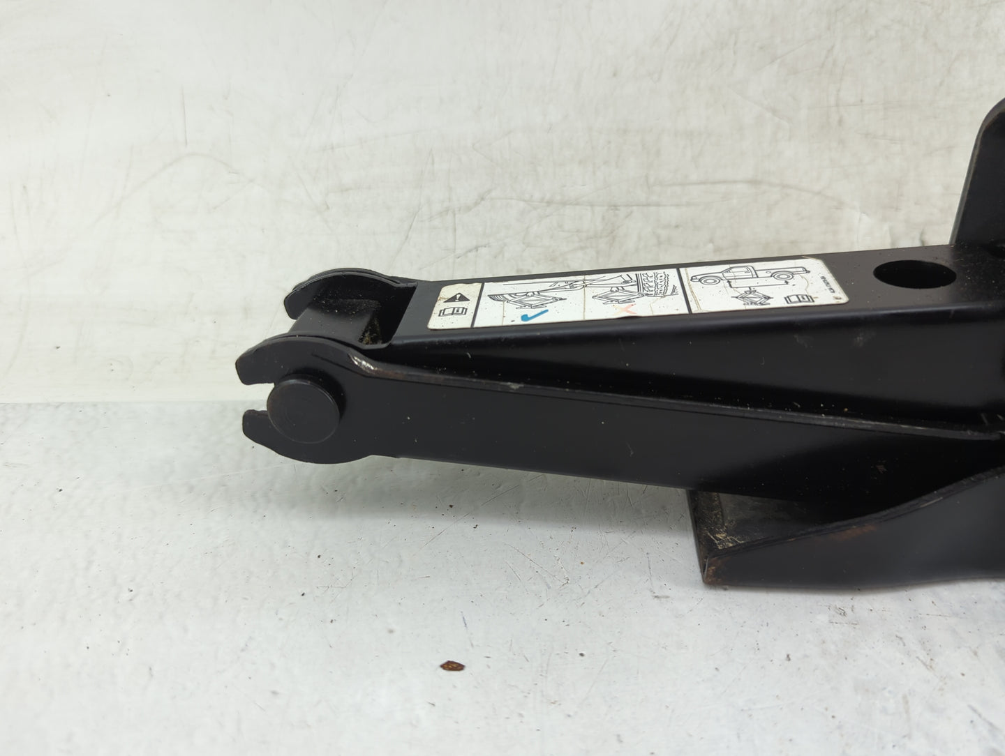 2008 Ford F-150 Spare Scissor Car Jack - Oemusedautoparts1.com