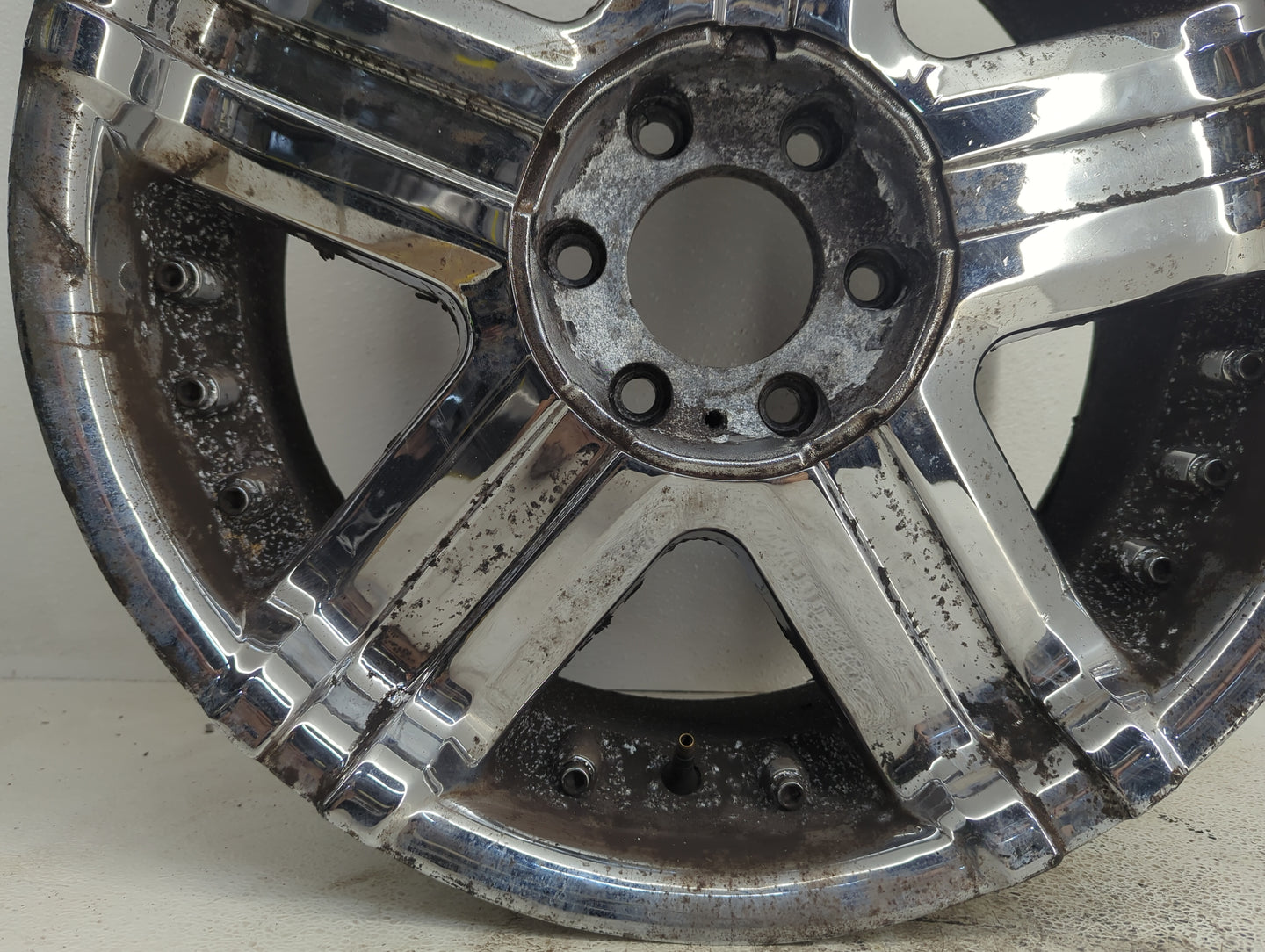 Ford F-250 Oem Wheel Rim 1097586 - Oemusedautoparts1.com