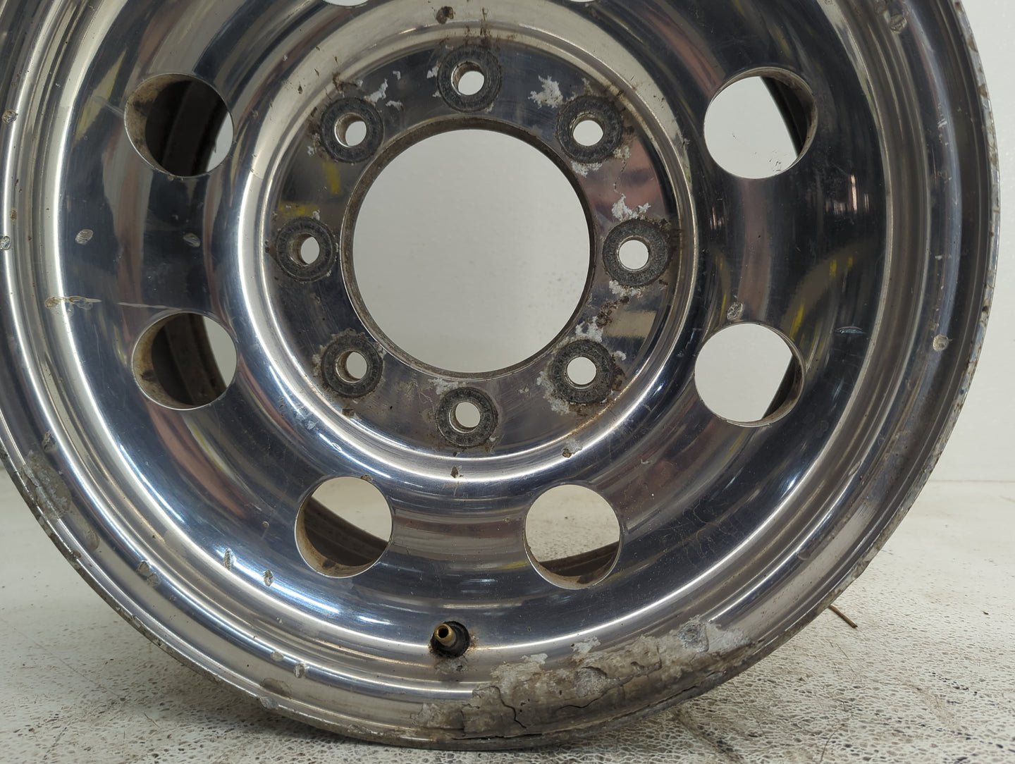 1999-2004 Ford F-250 Super Duty Oem Wheel Rim - Oemusedautoparts1.com