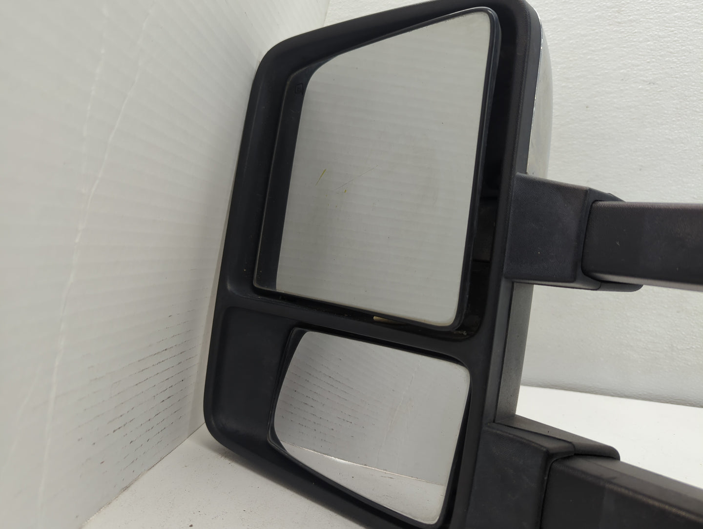 Driver Left Side View Manual Door Mirror Chrome 669408 - Oemusedautoparts1.com