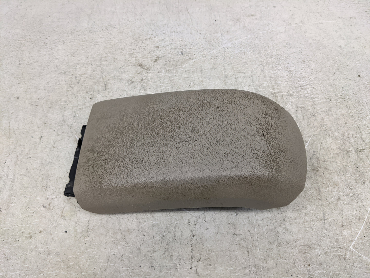 2014-2019 Ford Fiesta Center Console Armrest Cover Lid Fits Fits 2014 2015 2016 2017 2018 2019 OEM Used Auto Parts - Oemused