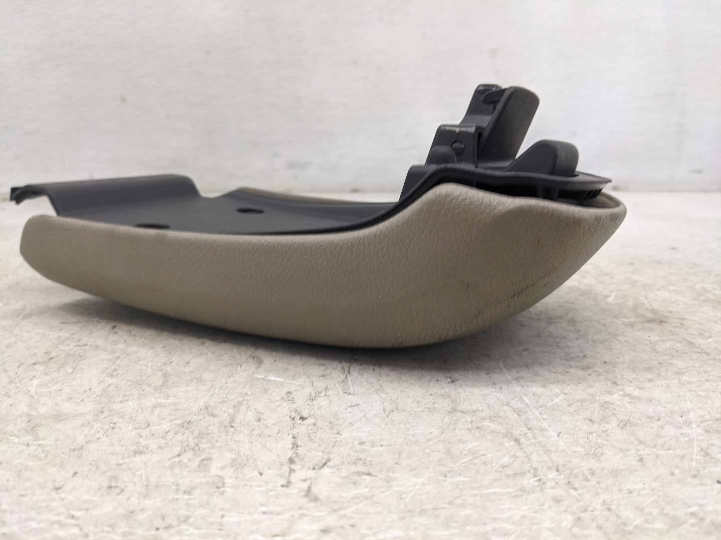 2014-2019 Ford Fiesta Center Console Armrest Cover Lid Fits Fits 2014 2015 2016 2017 2018 2019 OEM Used Auto Parts - Oemused