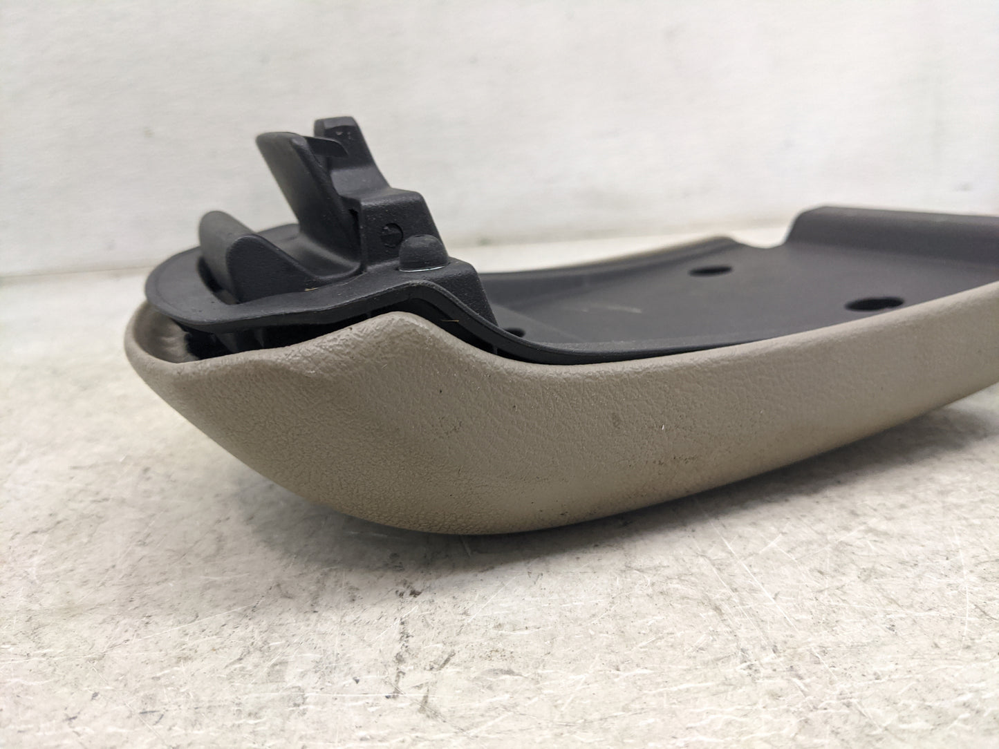 2014-2019 Ford Fiesta Center Console Armrest Cover Lid Fits Fits 2014 2015 2016 2017 2018 2019 OEM Used Auto Parts - Oemused
