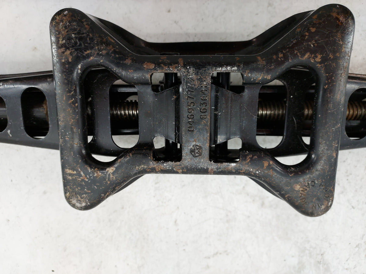 Ford Fiesta Spare Scissor Car Jack 5040286 - Oemusedautoparts1.com