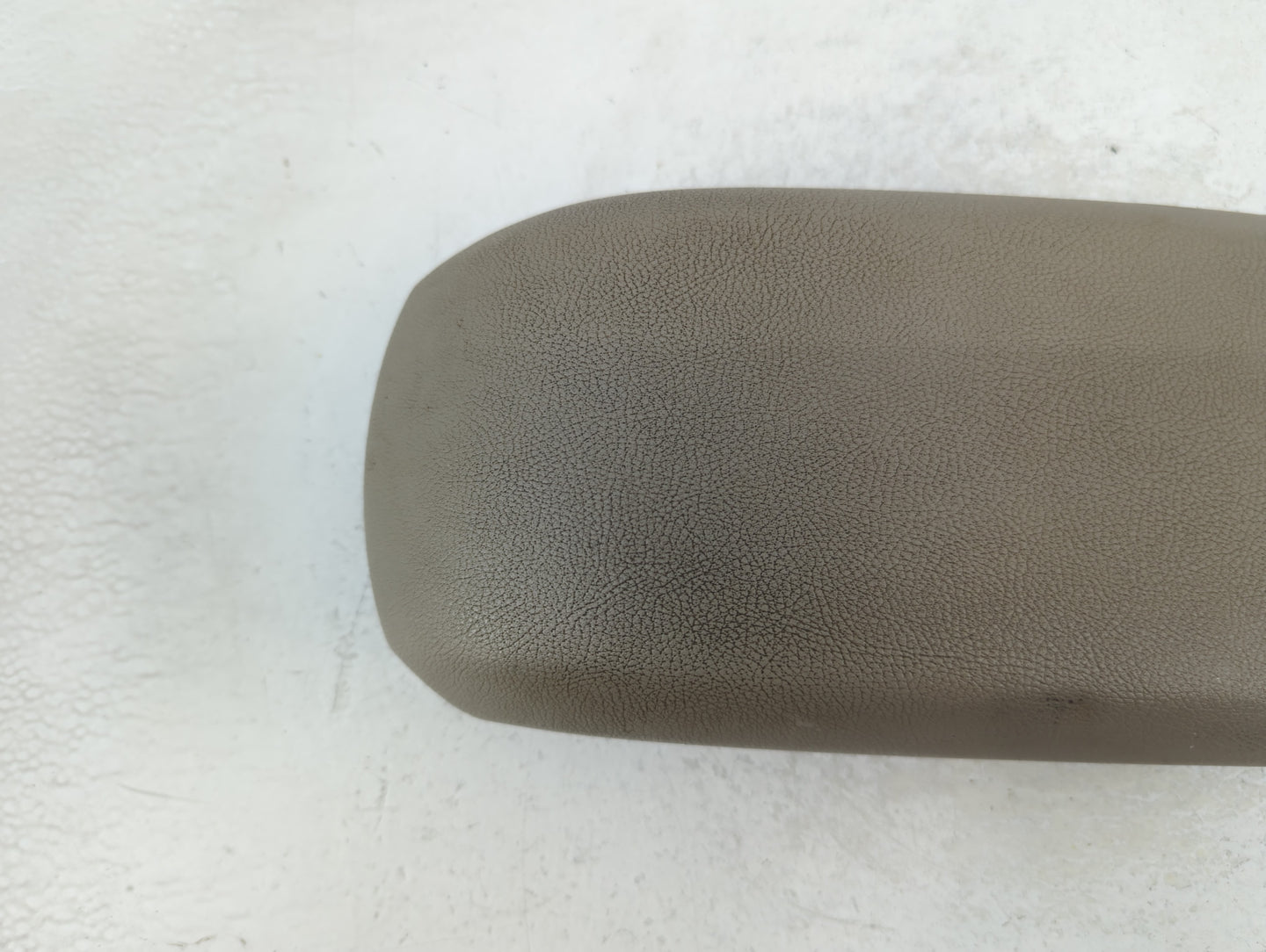 2014-2019 Ford Fiesta Center Console Armrest Cover Lid Fits Fits 2014 2015 2016 2017 2018 2019 OEM Used Auto Parts - Oemused