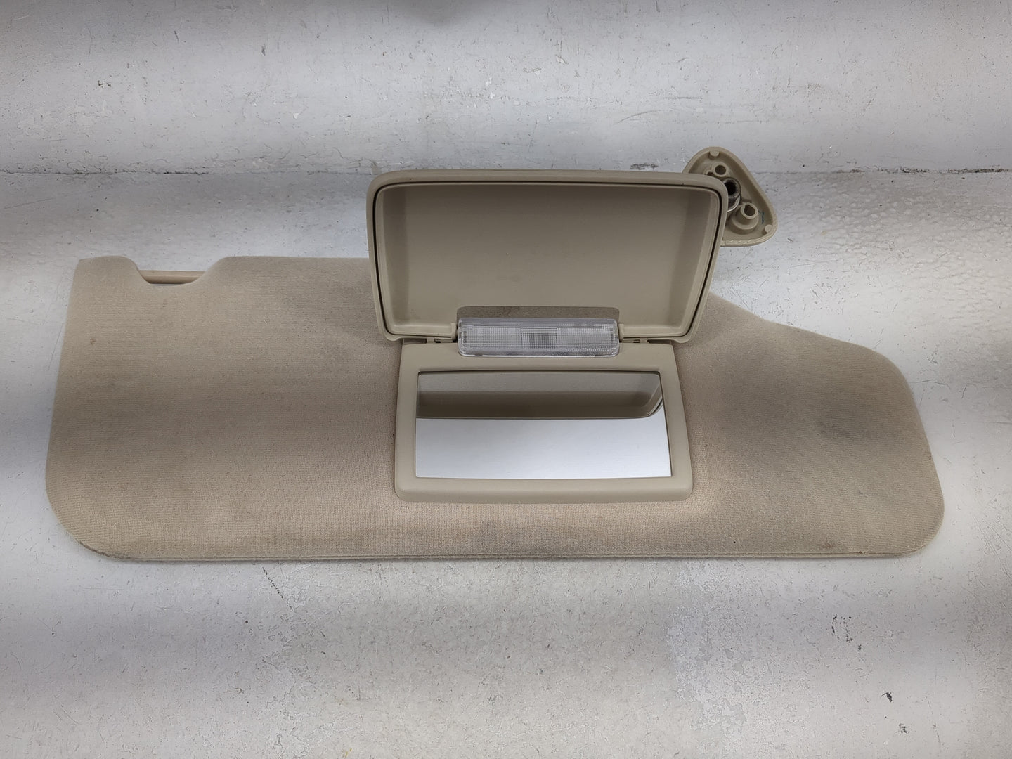 2005-2007 Ford Five Hundred Sun Visor Shade Replacement Passenger Right Mirror Fits Fits 2005 2006 2007 OEM Used Auto Parts 