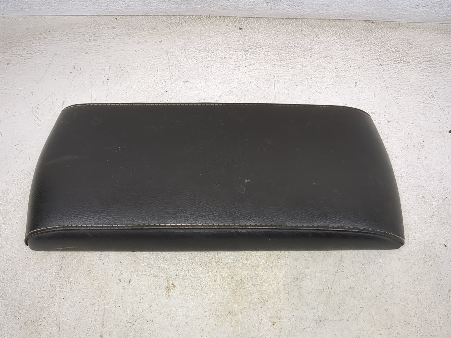 2009-2012 Ford Flex Center Console Armrest Cover Lid Fits Fits 2009 2010 2011 2012 OEM Used Auto Parts - Oemusedautoparts1.c