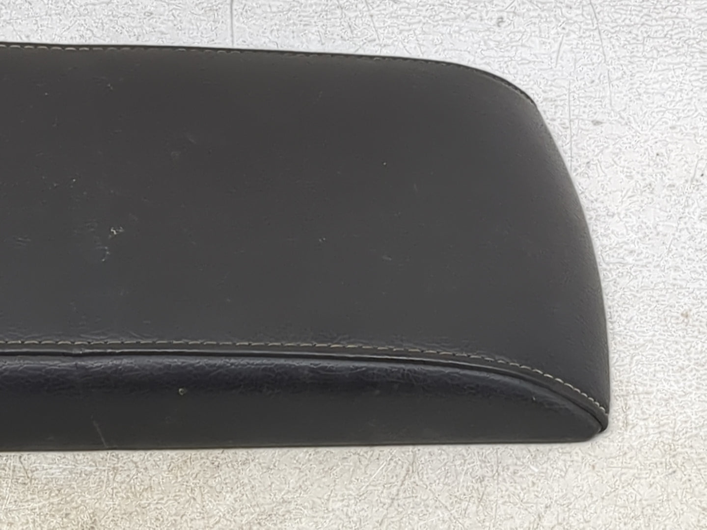 2009-2012 Ford Flex Center Console Armrest Cover Lid Fits Fits 2009 2010 2011 2012 OEM Used Auto Parts - Oemusedautoparts1.c