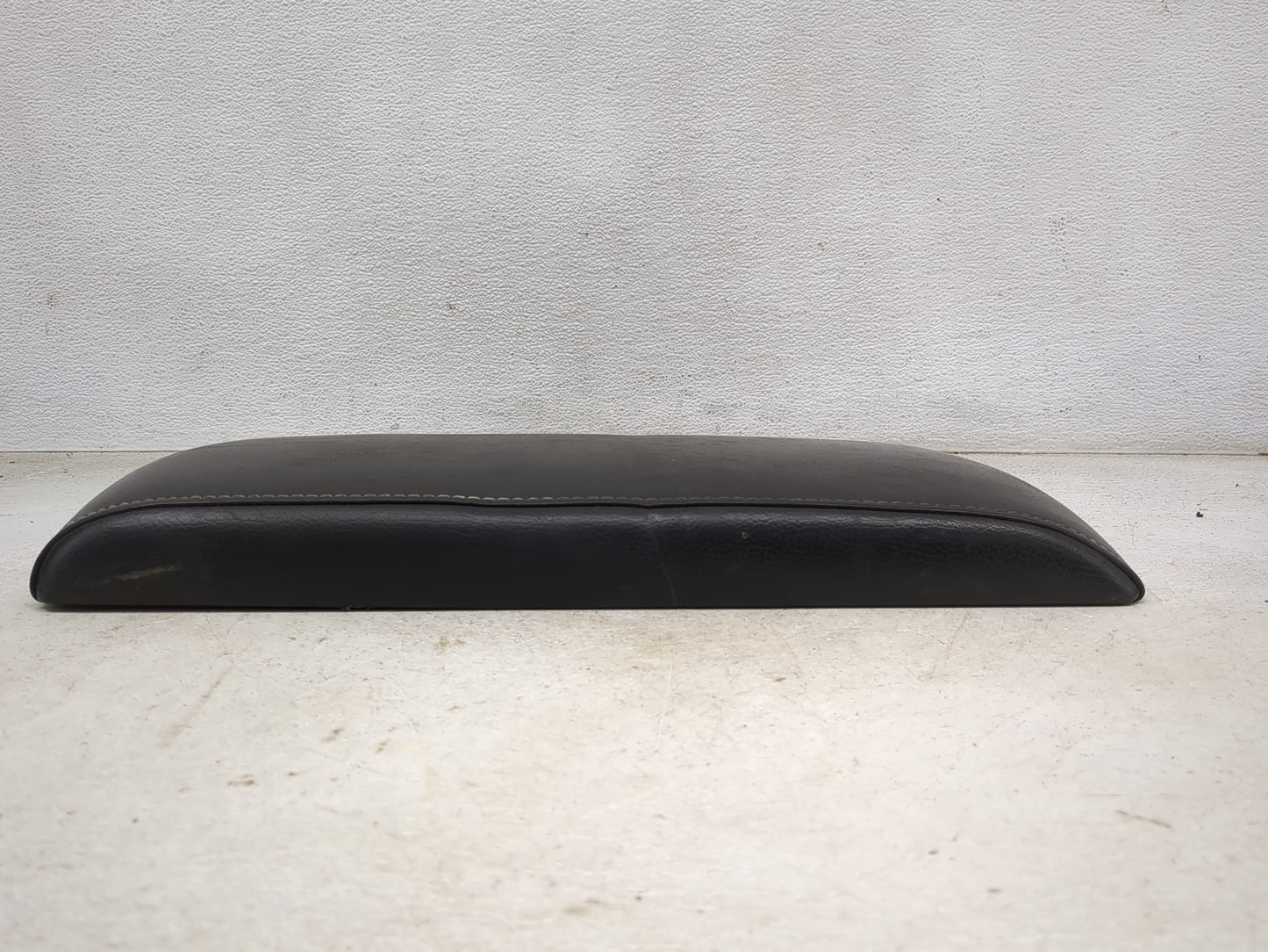 2009-2012 Ford Flex Center Console Armrest Cover Lid Fits Fits 2009 2010 2011 2012 OEM Used Auto Parts - Oemusedautoparts1.c
