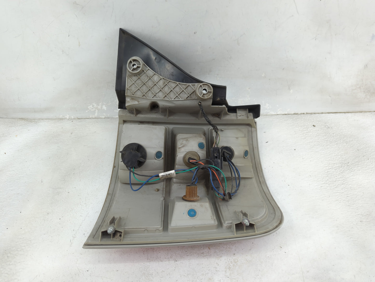 2009-2011 Ford Flex Tail Light Assembly Driver Left OEM Fits Fits 2009 2010 2011 OEM Used Auto Parts - Oemusedautoparts1.com