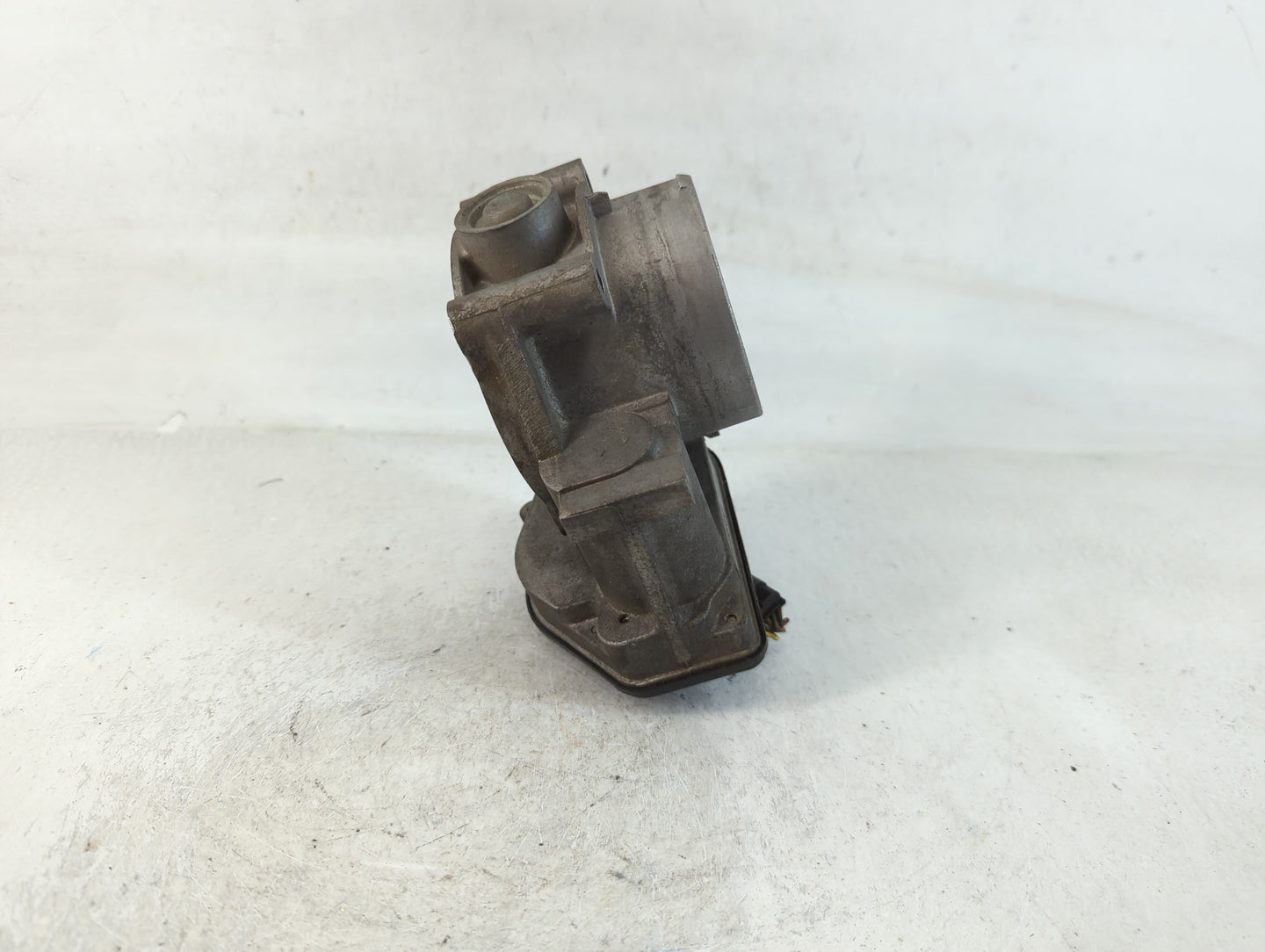 2009-2012 Ford Flex Throttle Body P/N:04891970AB Fits Fits 2007 2008 2009 2010 2011 2012 2013 2014 OEM Used Auto Parts - Oem