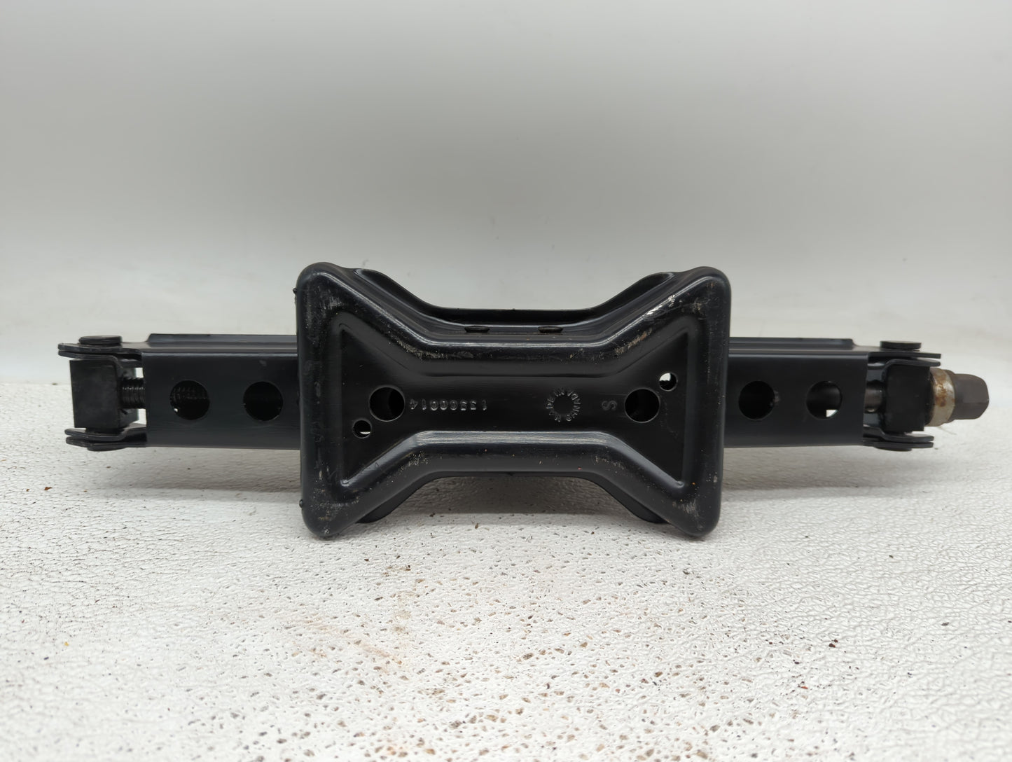 2010 Ford Flex Spare Scissor Car Jack - Oemusedautoparts1.com