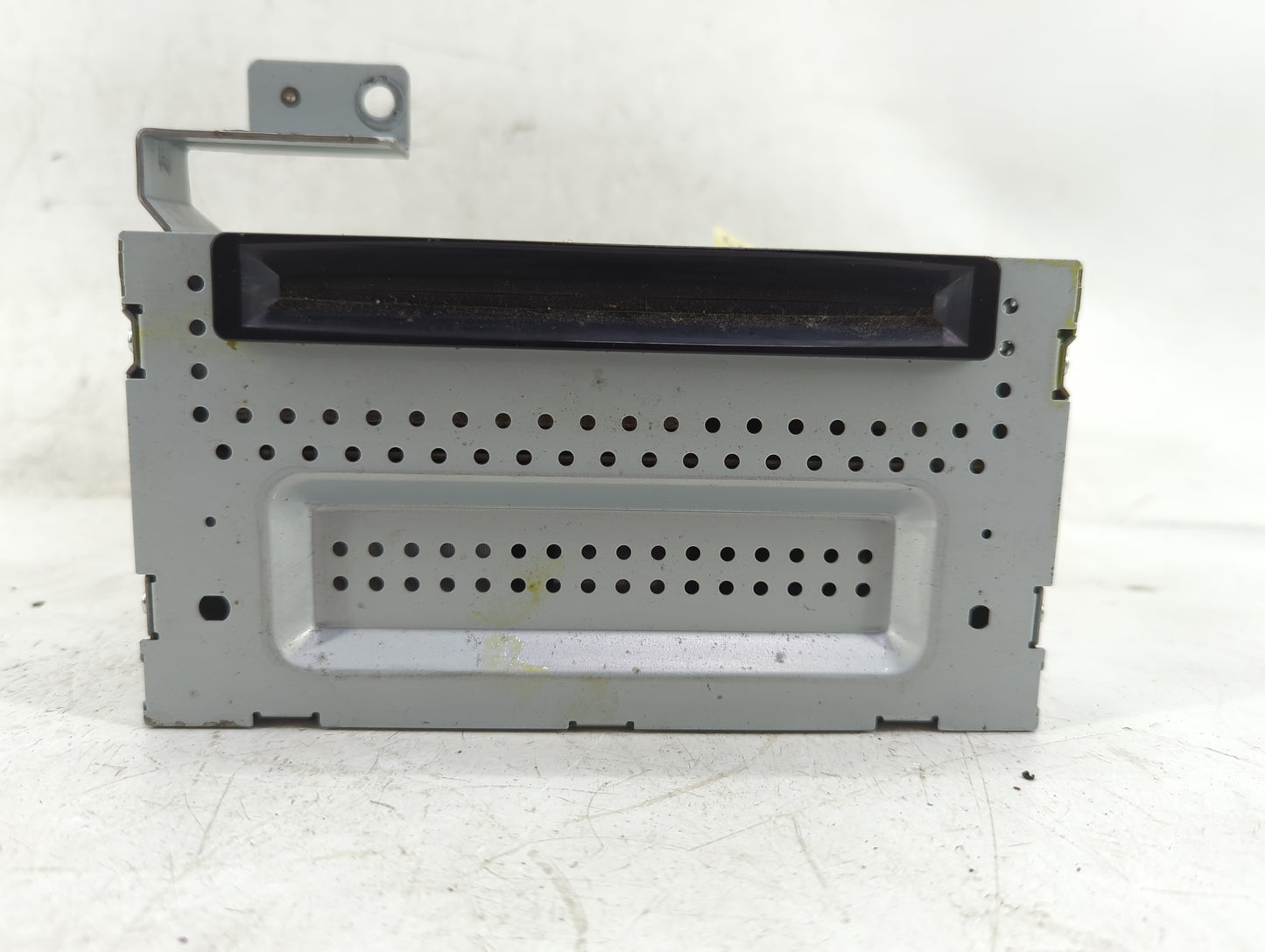 2010 Ford Flex Radio AM FM Cd Player Receiver Replacement Fits OEM Used Auto Parts - Oemusedautoparts1.com