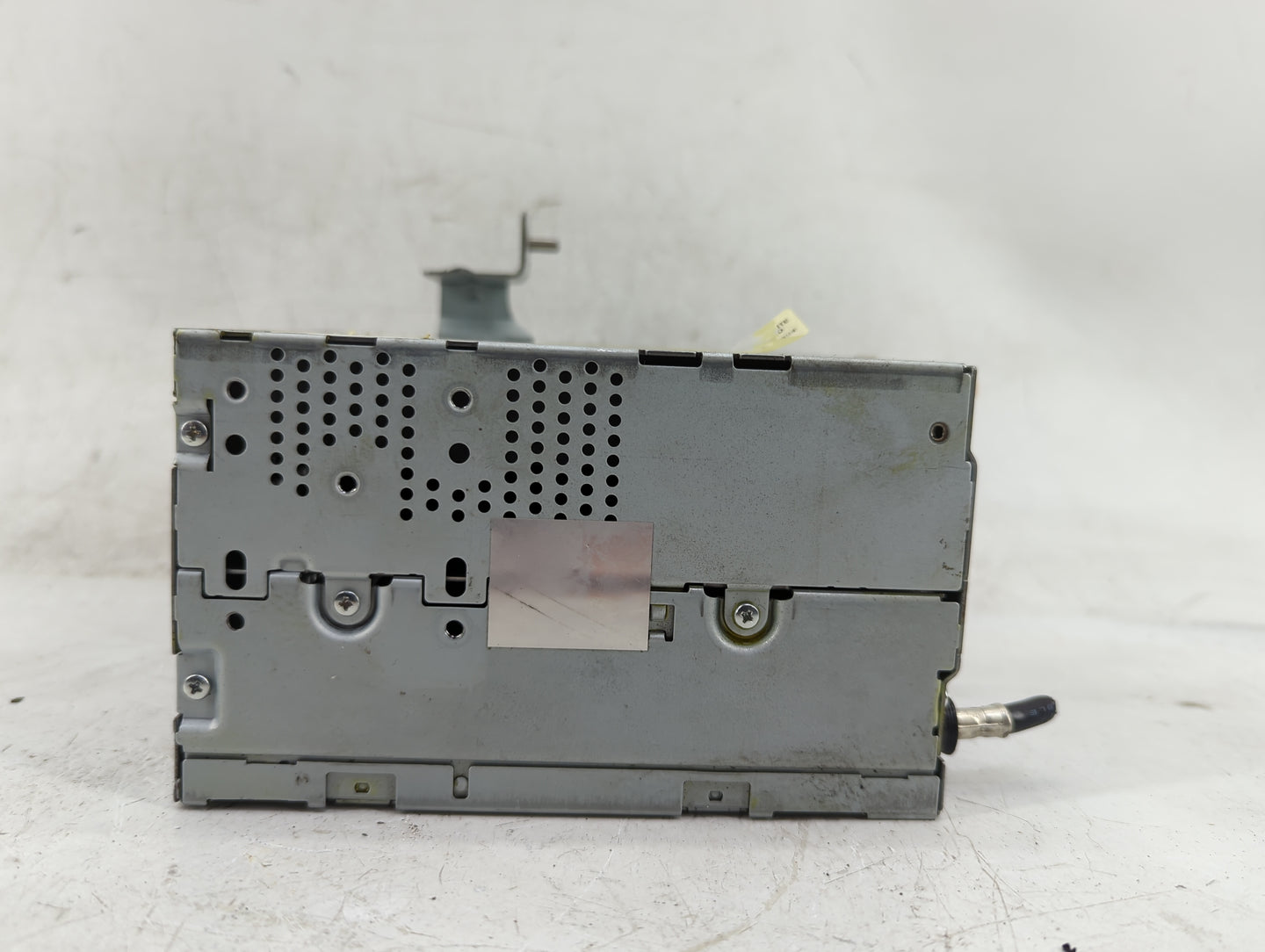 2010 Ford Flex Radio AM FM Cd Player Receiver Replacement Fits OEM Used Auto Parts - Oemusedautoparts1.com