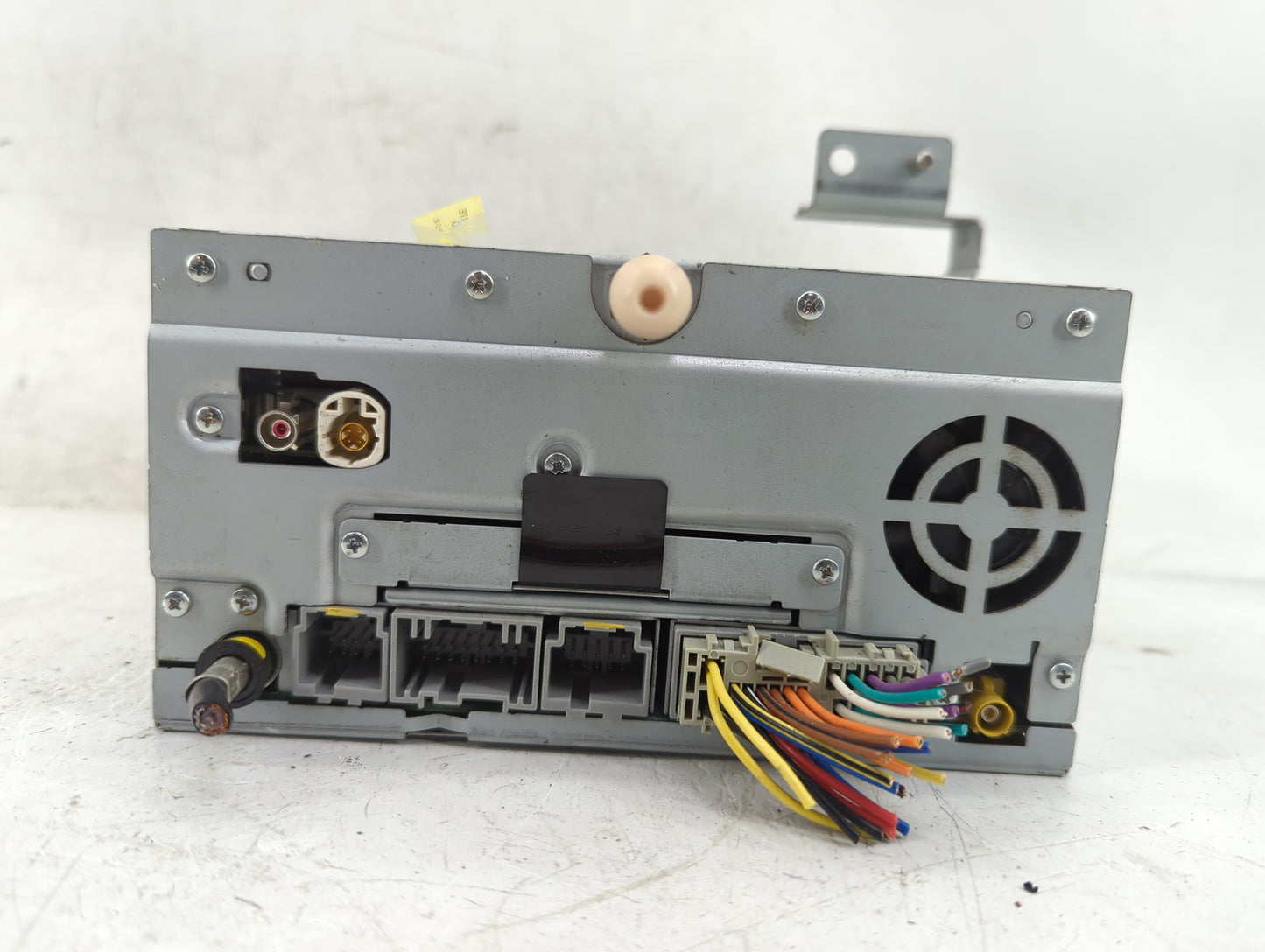 2010 Ford Flex Radio AM FM Cd Player Receiver Replacement Fits OEM Used Auto Parts - Oemusedautoparts1.com