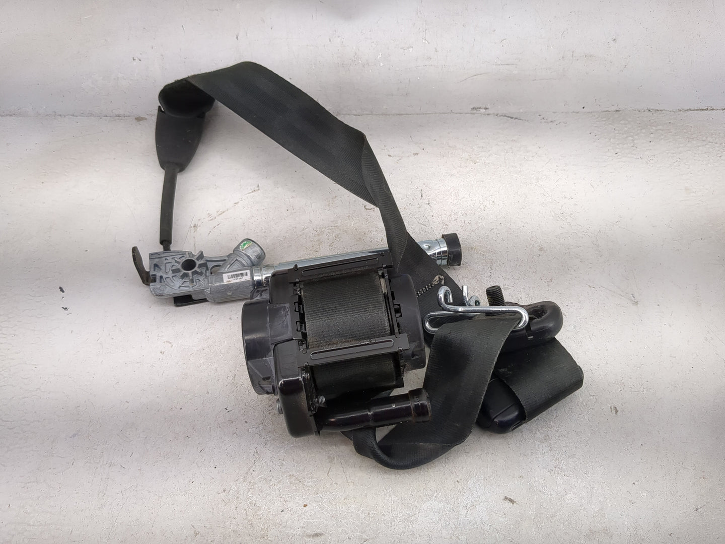 2015-2018 Ford Focus Drvier Front Seatbelt Retractor - Oemusedautoparts1.com
