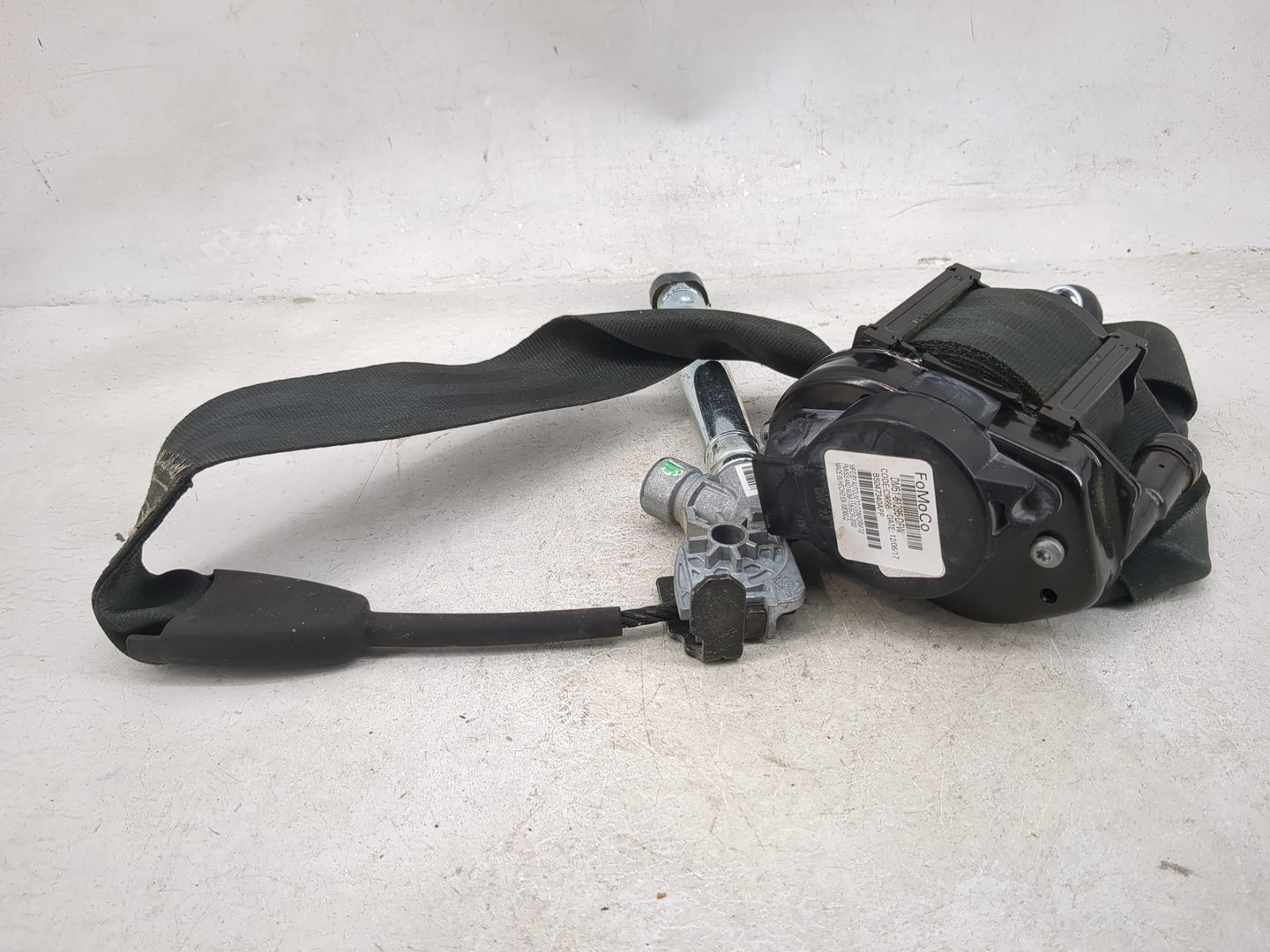 2015-2018 Ford Focus Drvier Front Seatbelt Retractor - Oemusedautoparts1.com