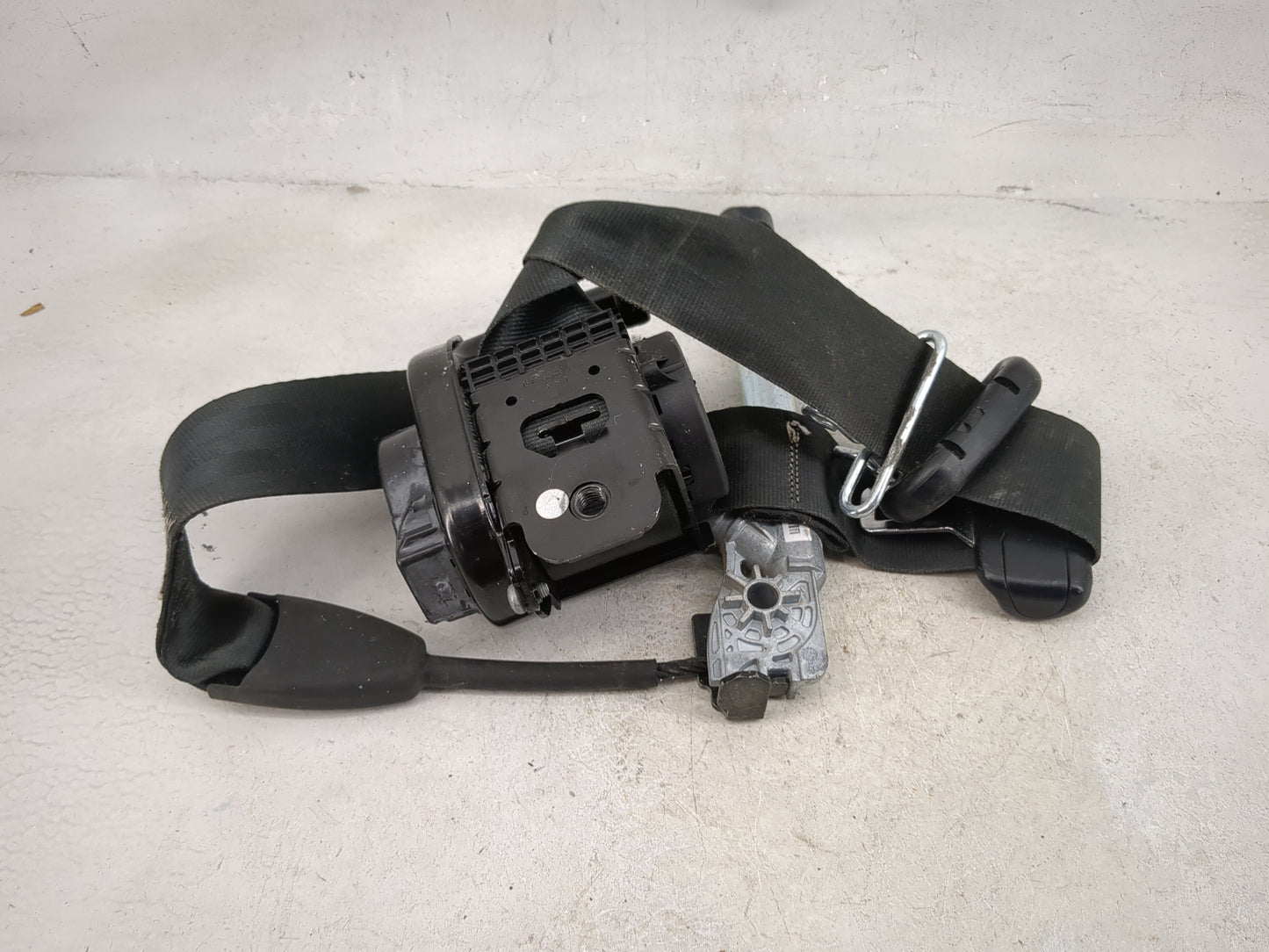 2015-2018 Ford Focus Drvier Front Seatbelt Retractor - Oemusedautoparts1.com