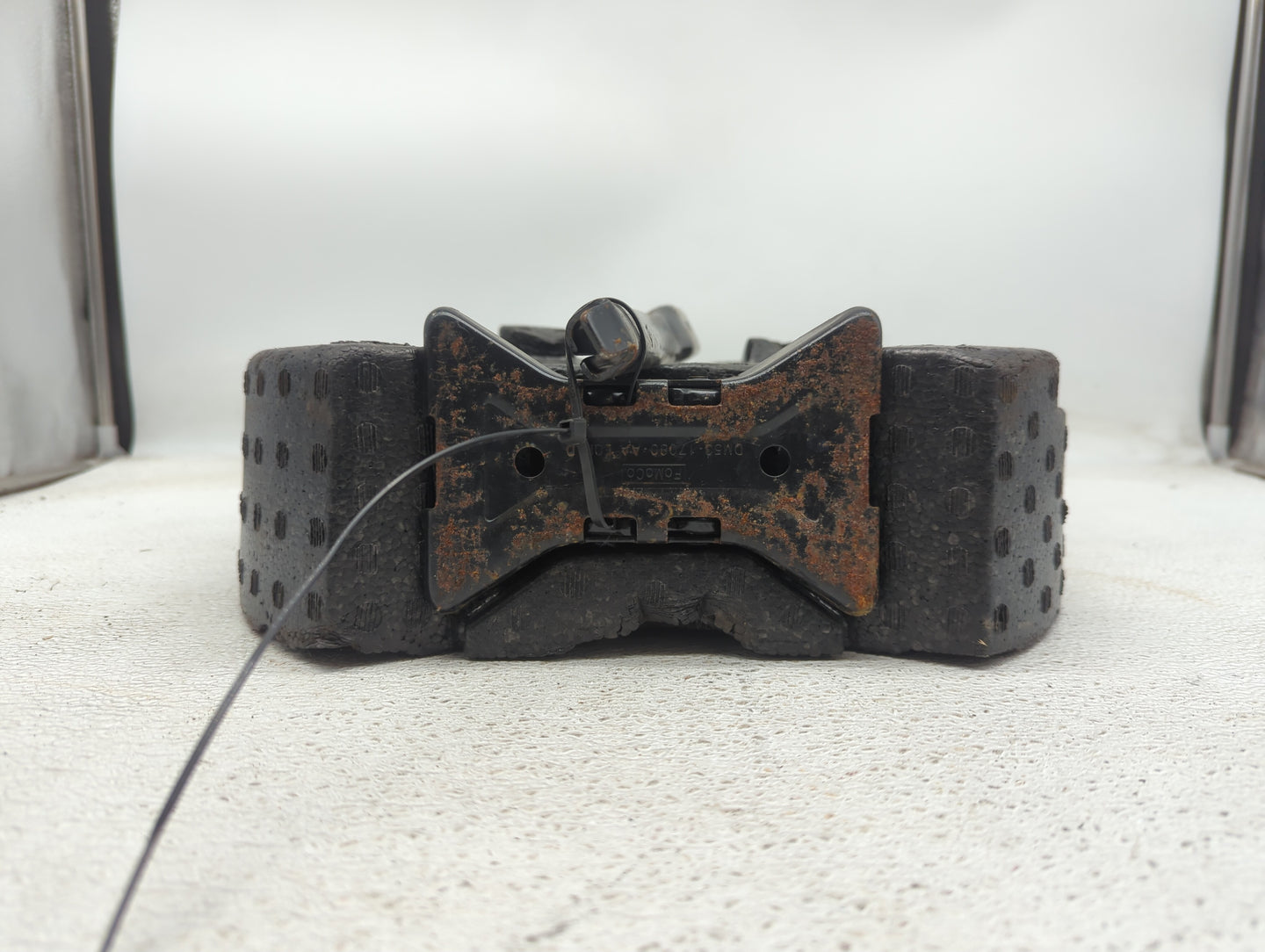 2015 Ford Focus Spare Scissor Car Jack 1057335 - Oemusedautoparts1.com