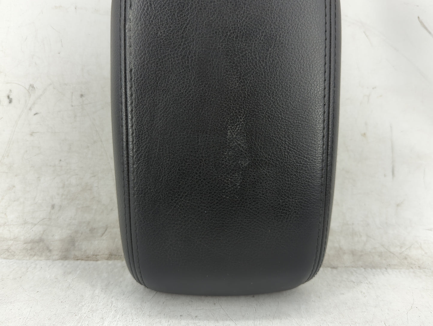2012-2014 Ford Focus Center Console Armrest Cover Lid Fits Fits 2012 2013 2014 OEM Used Auto Parts - Oemusedautoparts1.com