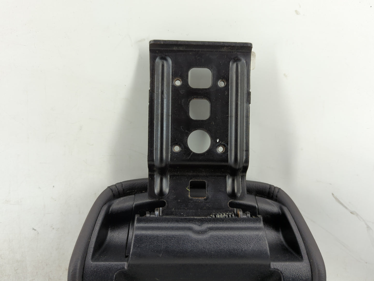 2012-2014 Ford Focus Center Console Armrest Cover Lid Fits Fits 2012 2013 2014 OEM Used Auto Parts - Oemusedautoparts1.com