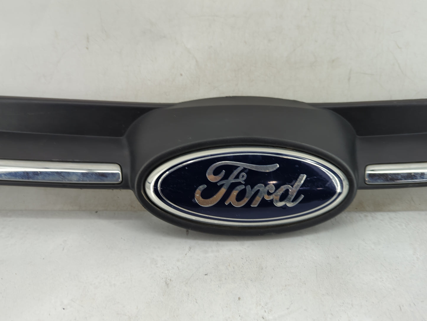 2012-2014 Ford Focus Front Grille Bumper Not Included - Oemusedautoparts1.com