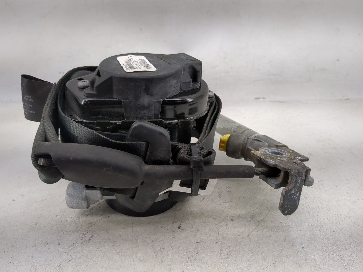 2013-2018 Ford Focus Passenger Front Seatbelt Retractor 1059899 - Oemusedautoparts1.com
