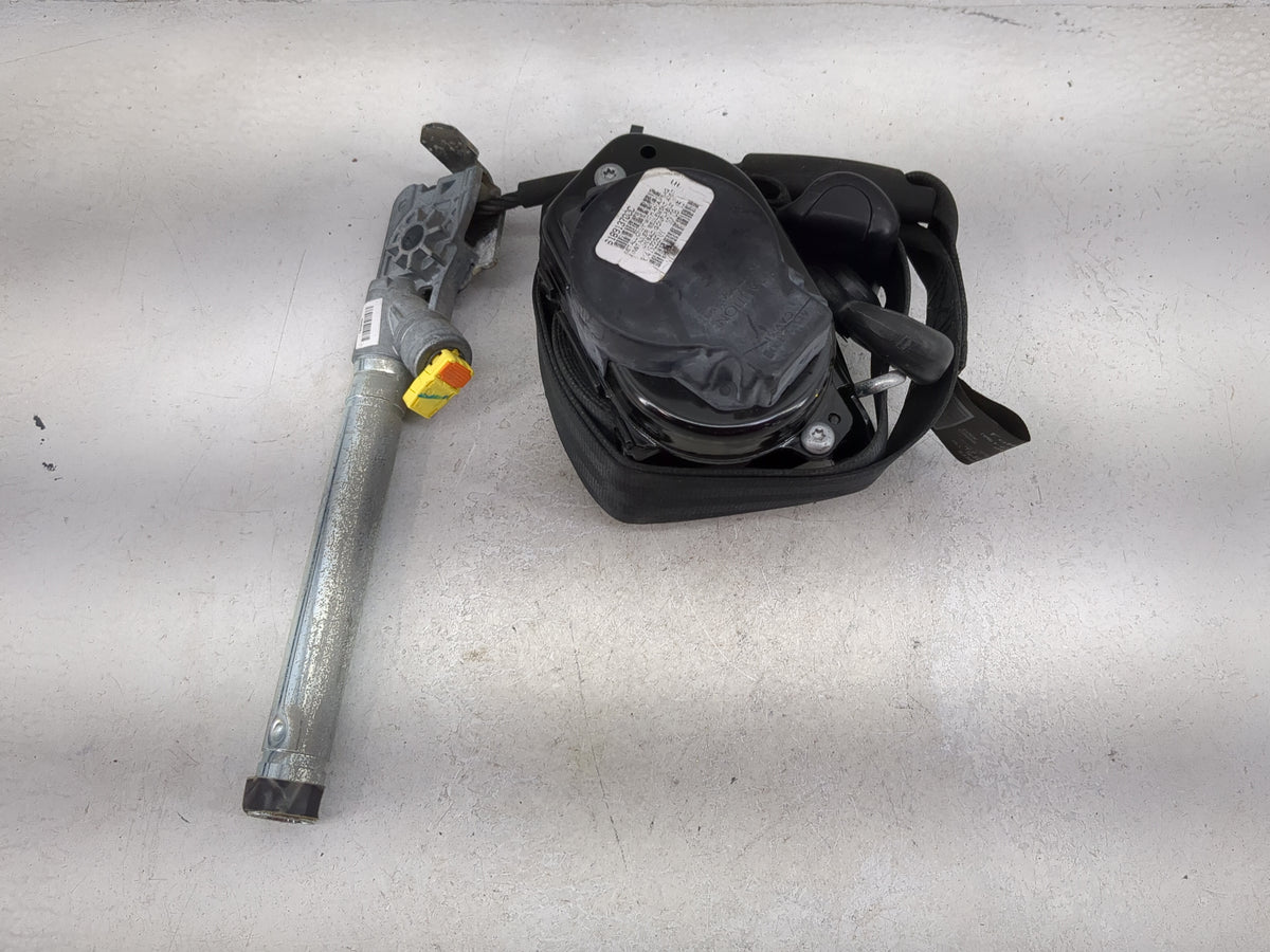 2013-2015 Ford Focus Drvier Front Seatbelt Retractor 1059998 - Oemusedautoparts1.com