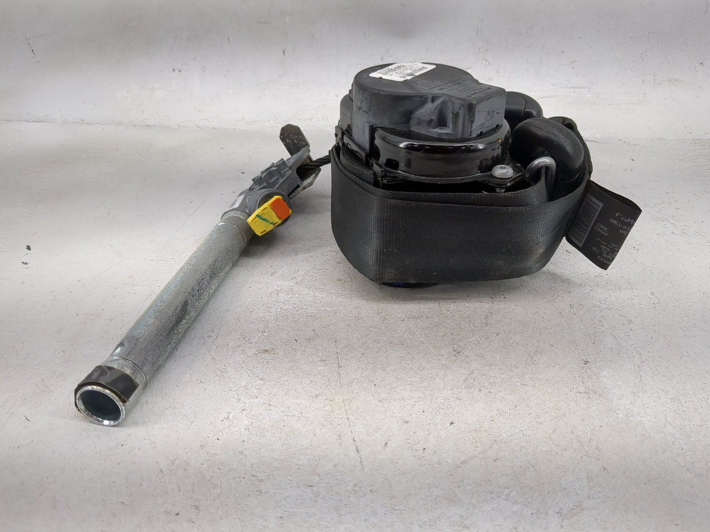 2013-2015 Ford Focus Drvier Front Seatbelt Retractor 1059998 - Oemusedautoparts1.com