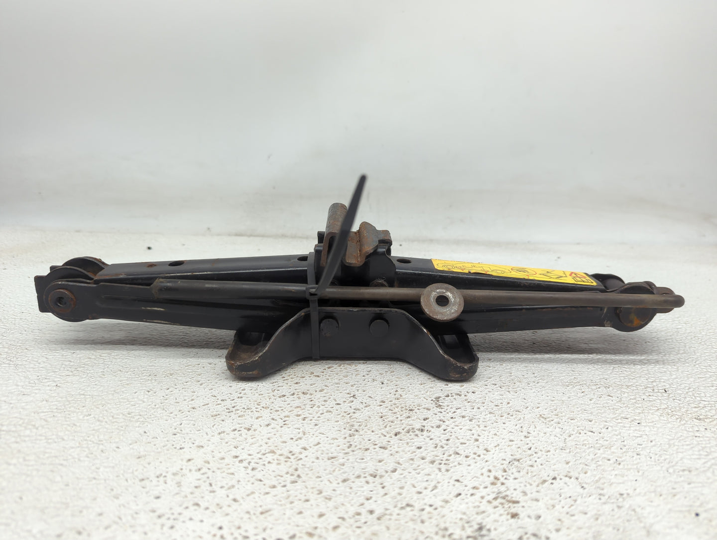 2001 Ford Focus Spare Scissor Car Jack - Oemusedautoparts1.com
