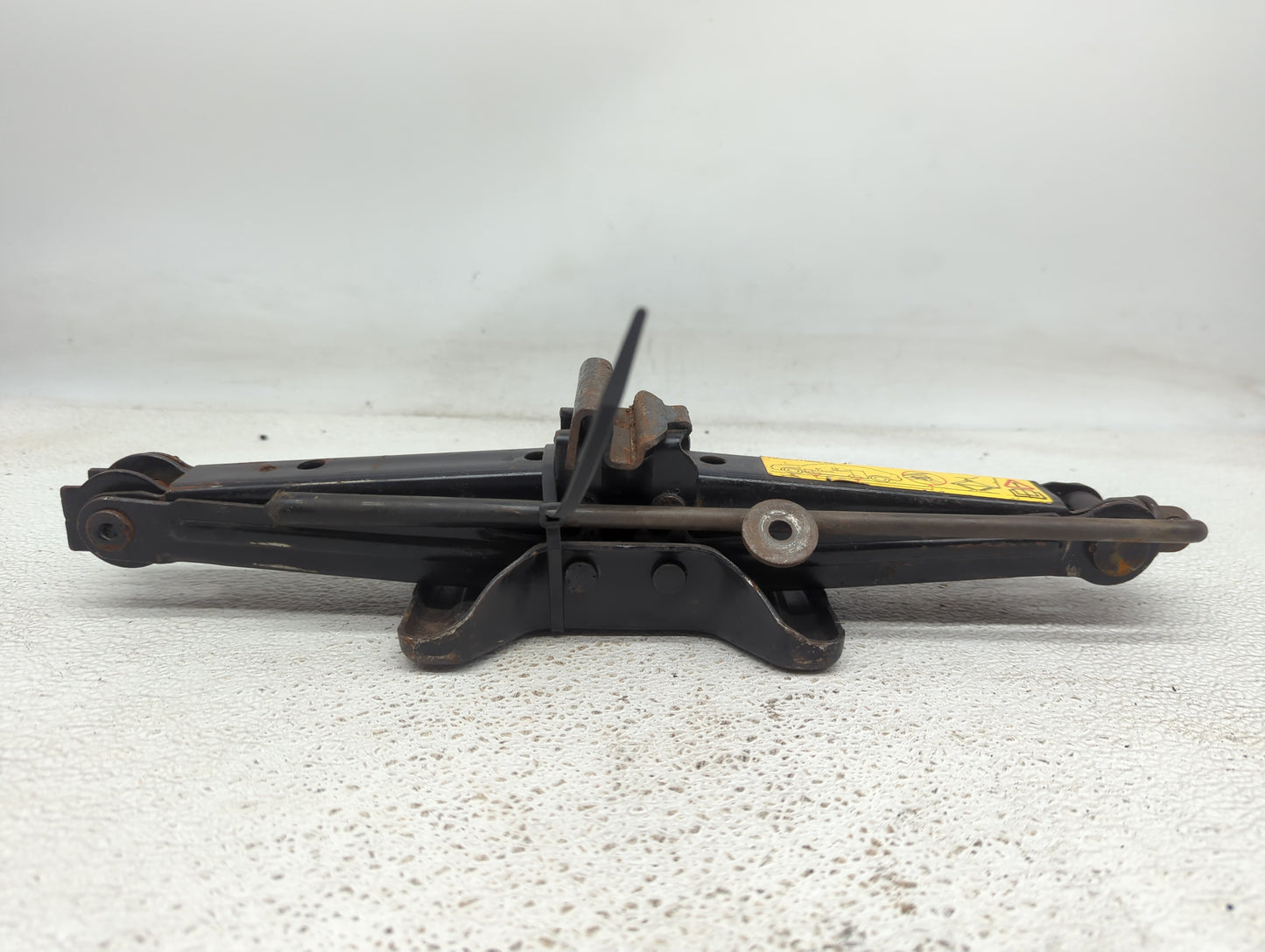 2001 Ford Focus Spare Scissor Car Jack - Oemusedautoparts1.com