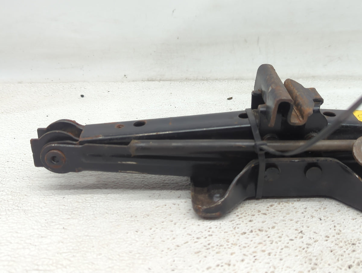 2001 Ford Focus Spare Scissor Car Jack - Oemusedautoparts1.com