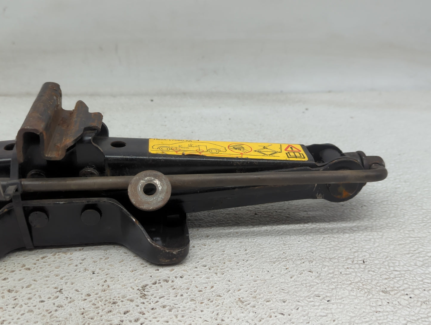 2001 Ford Focus Spare Scissor Car Jack - Oemusedautoparts1.com