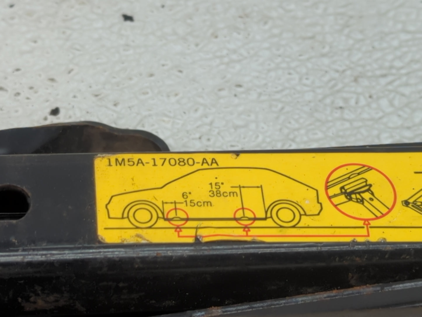 2001 Ford Focus Spare Scissor Car Jack - Oemusedautoparts1.com
