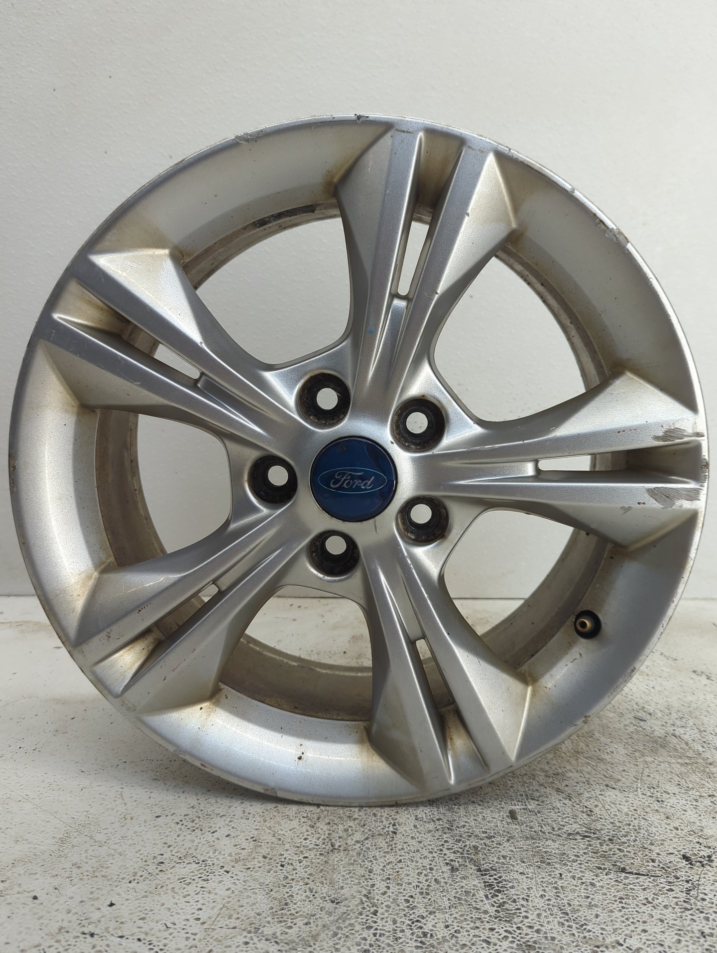 2012-2018 Ford Focus Oem Wheel Rim - Oemusedautoparts1.com
