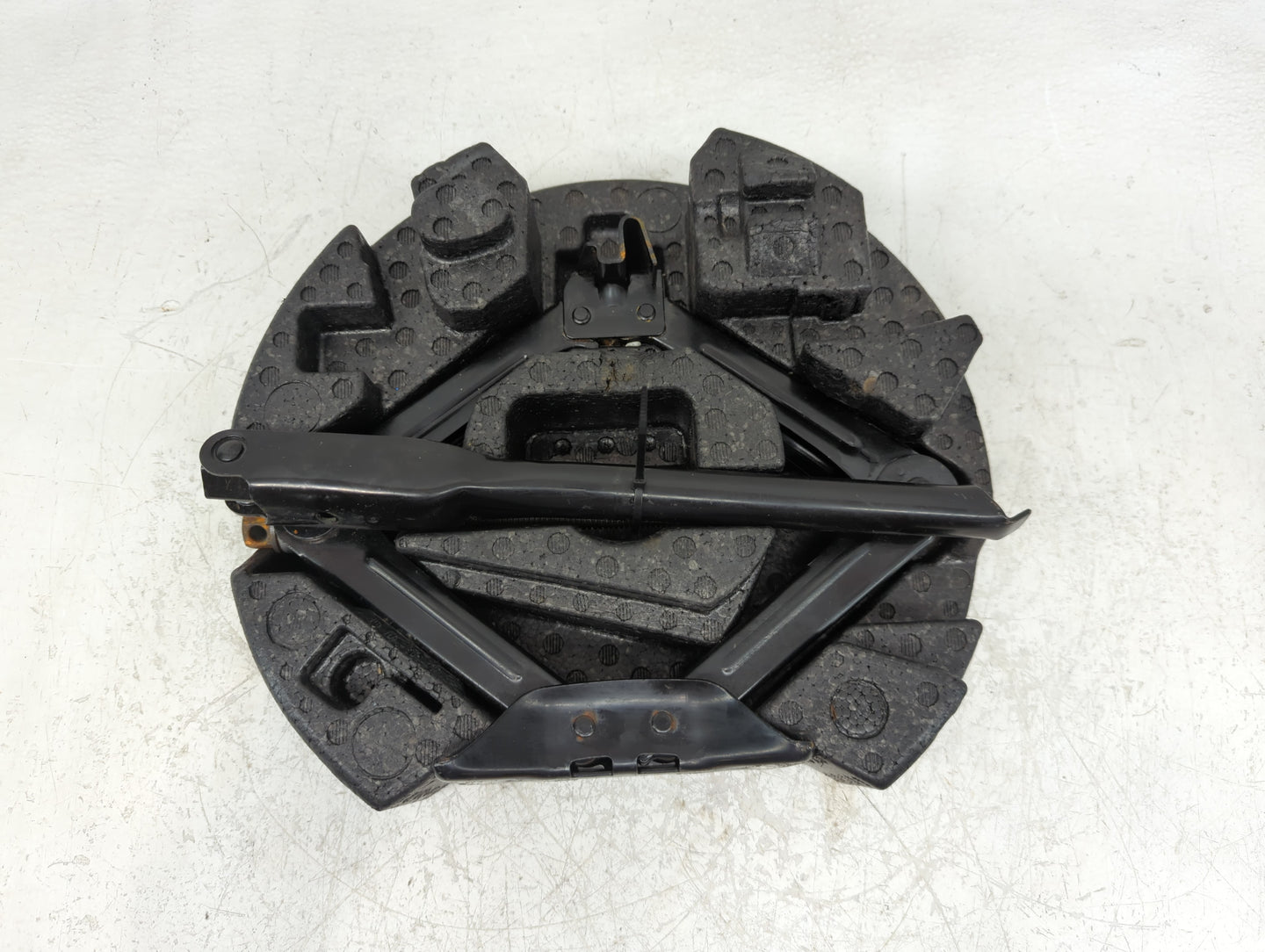 Ford Focus Spare Scissor Car Jack - Oemusedautoparts1.com