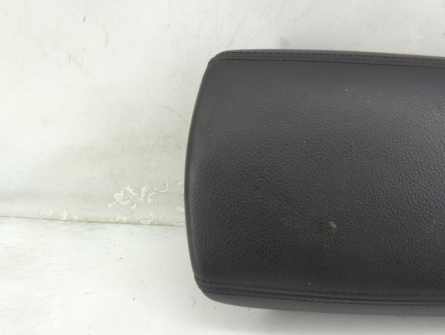 2012-2014 Ford Focus Center Console Armrest Cover Lid Fits Fits 2012 2013 2014 OEM Used Auto Parts - Oemusedautoparts1.com
