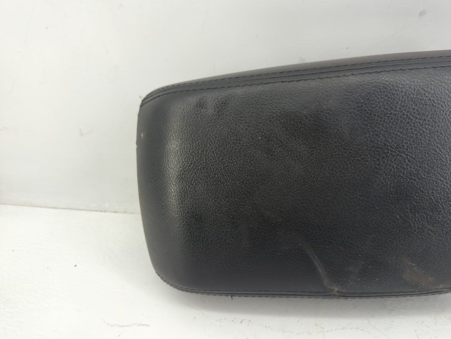 2012-2014 Ford Focus Center Console Armrest Cover Lid Fits Fits 2012 2013 2014 OEM Used Auto Parts - Oemusedautoparts1.com