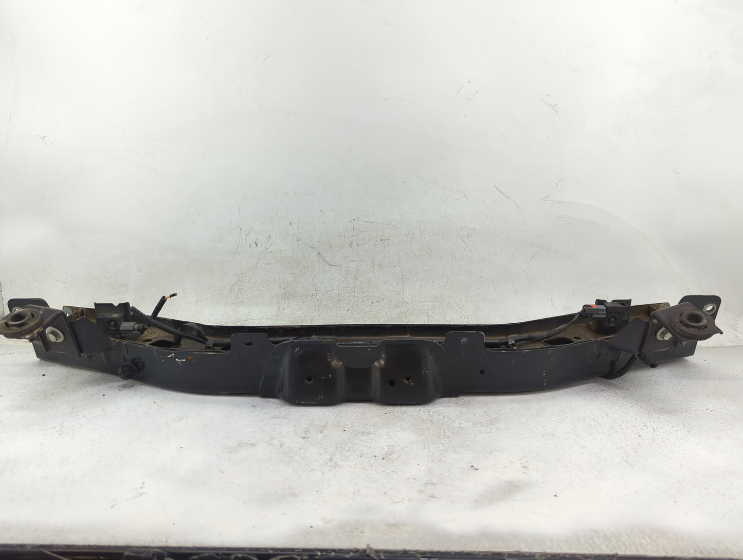 2008-2011 Ford Focus Radiator Support Oem 1311795 - Oemusedautoparts1.com