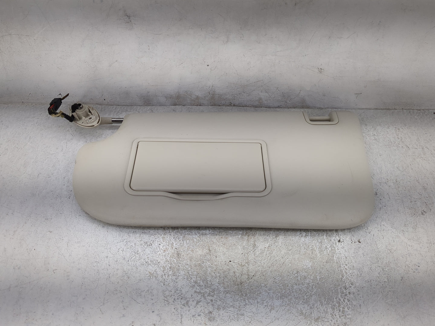 2013-2018 Ford Focus Sun Visor Shade Replacement Driver Left Mirror Fits Fits 2013 2014 2015 2016 2017 2018 OEM Used Auto Pa