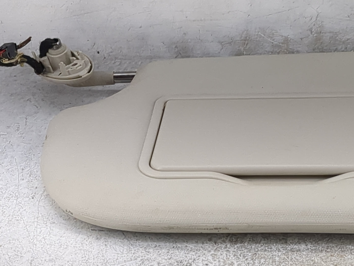 2013-2018 Ford Focus Sun Visor Shade Replacement Driver Left Mirror Fits Fits 2013 2014 2015 2016 2017 2018 OEM Used Auto Pa