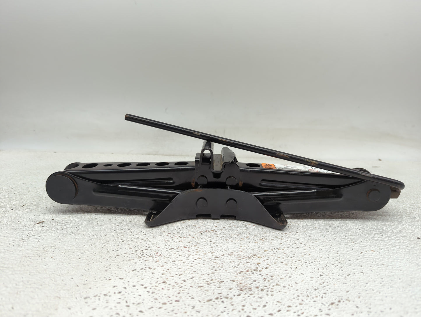 2013 Ford Focus Spare Scissor Car Jack - Oemusedautoparts1.com
