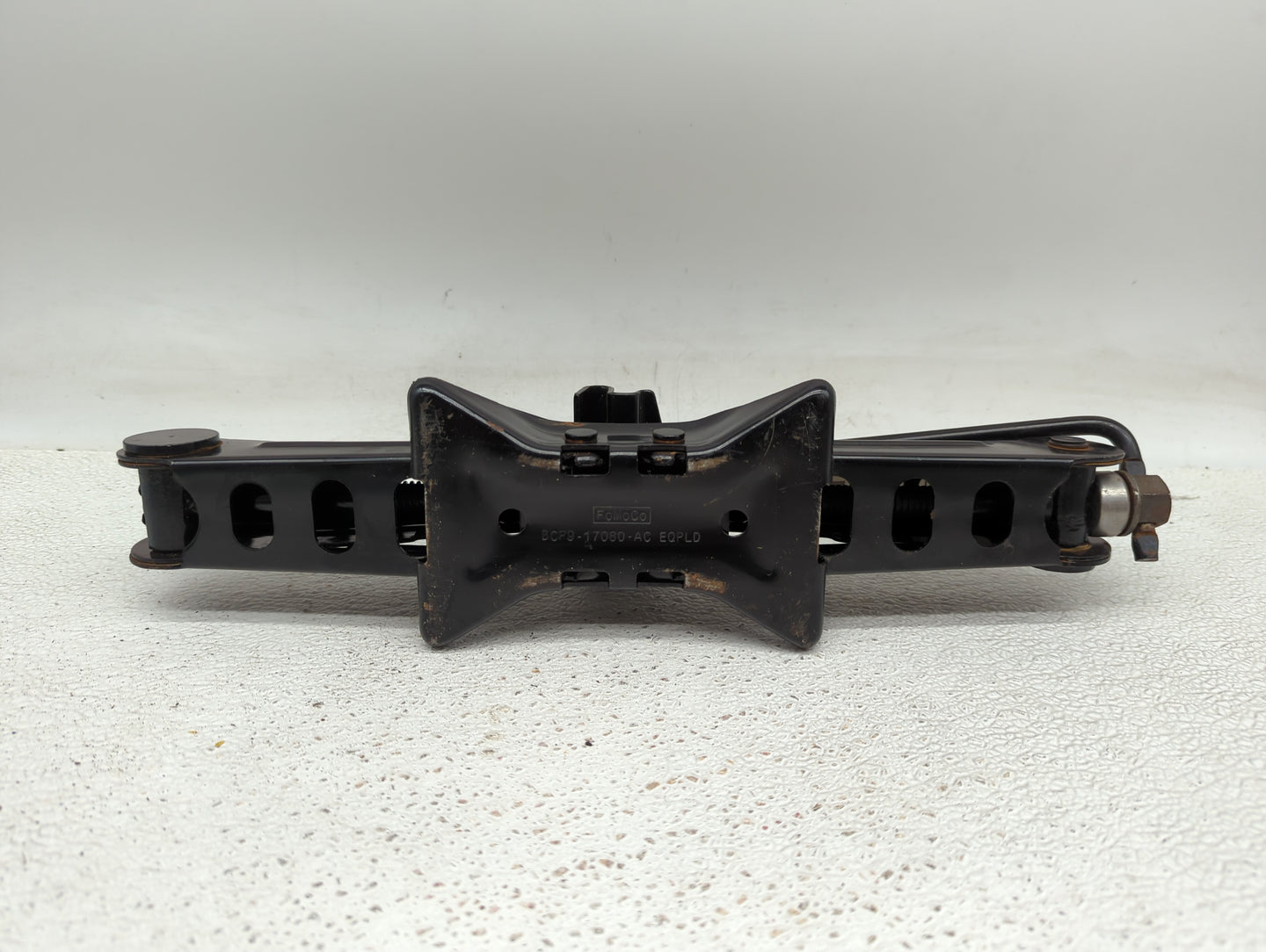 2013 Ford Focus Spare Scissor Car Jack - Oemusedautoparts1.com